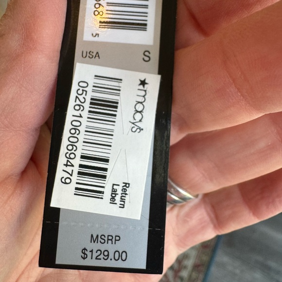 Tahari Leopard Faux Fur Cape - Picture 9 of 13